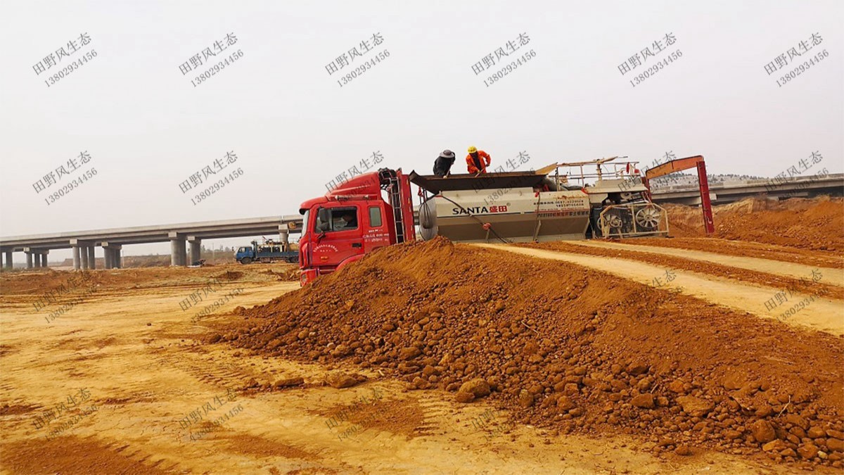 汕湛高速普寧段高速公路邊坡植草